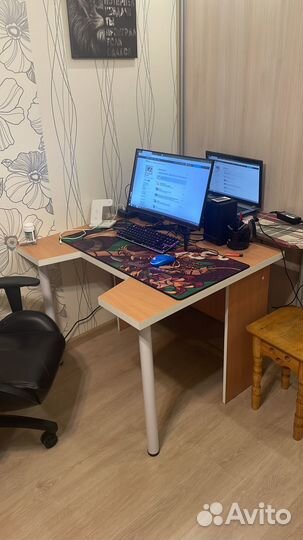Компьютерный стол