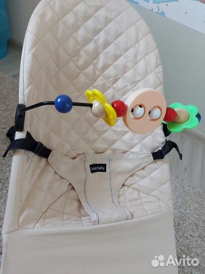 Шезлонг качалка с игрушкой