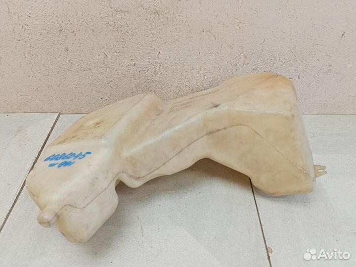 Бачок омывателя Мерседес