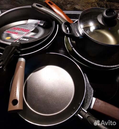 Сковороды- д/блинов, сотейник вок, кастрюля 2л