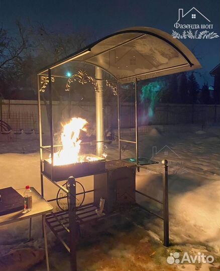 Мангал с крышей