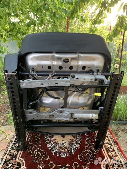 Сиденья передние на Мерседес G-500 (Геленваген)