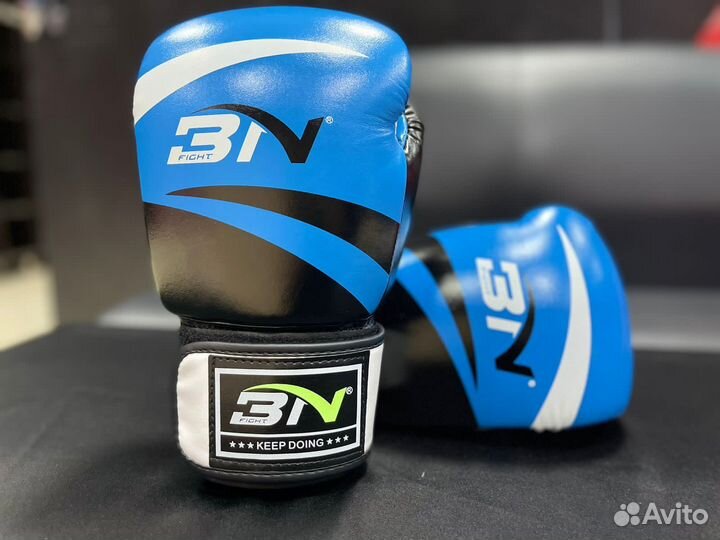 Перчатки для кикбоксинга