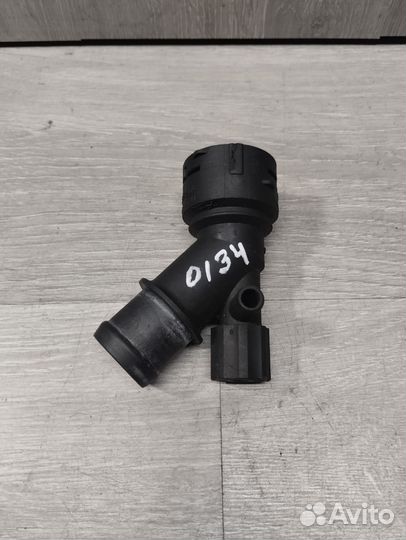 Фланец системы охлаждения Volkswagen Golf 4