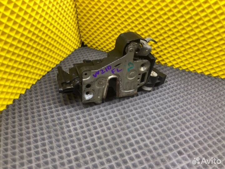 Замок двери передний левый Mercedes-Benz E-Class