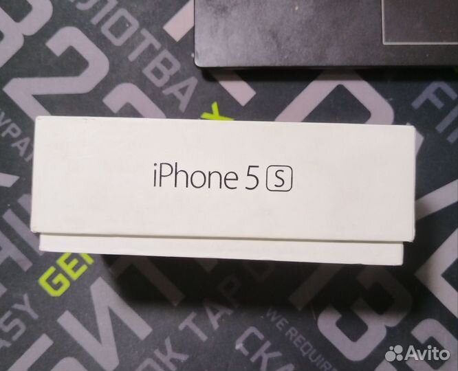 Коробка iPhone 5s с документами + чехол