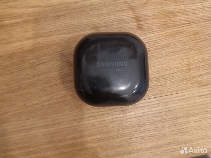 Samsung Galaxy buds live кейс