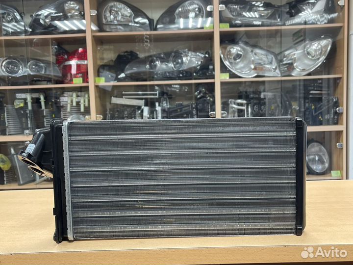 Радиатор печки Мерседес Вито