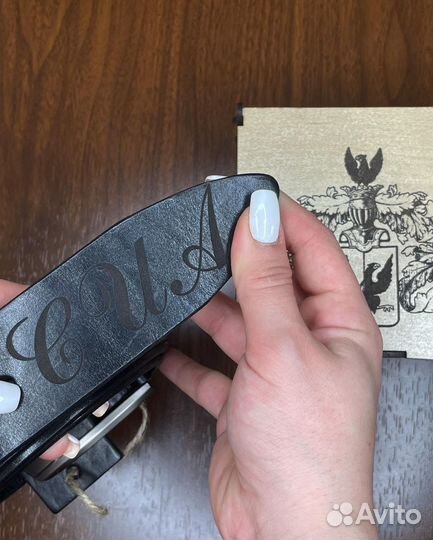 Мужской ремень с гравировкой натуральная кожа