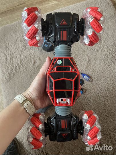 Машинка перевертыш на пульте управления