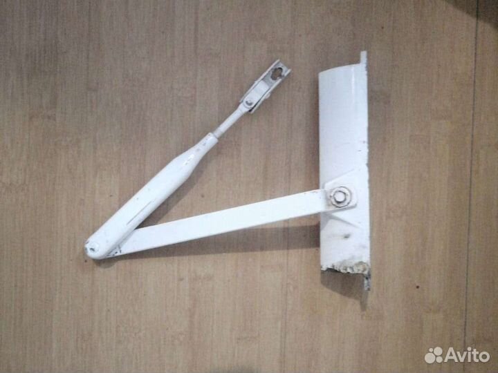 Доводчик дверной бу