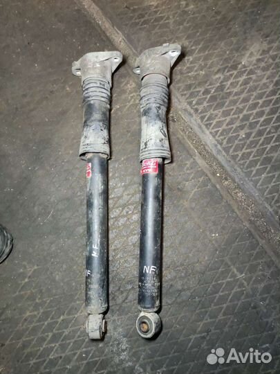 Задние амортизаторы Hyundai Sonata NF KYB