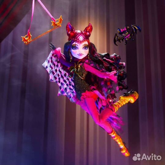 Кукла Monster High Freak Du Chic Draculaura