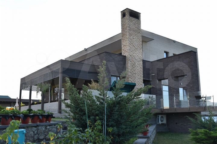 Коттедж 450 м² на участке 30 сот.