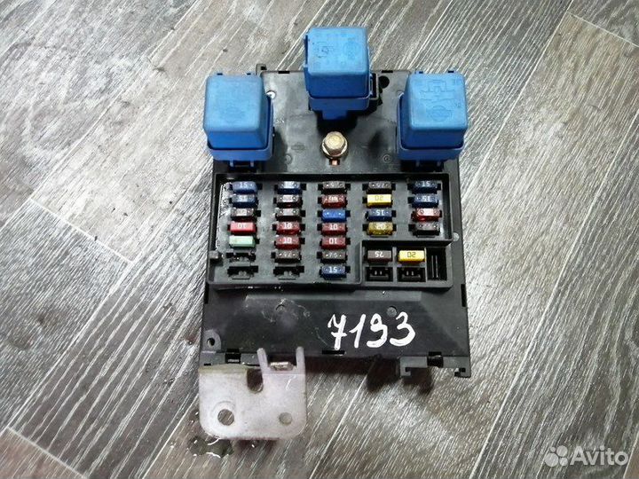 Блок предохранителей Nissan Primera P11