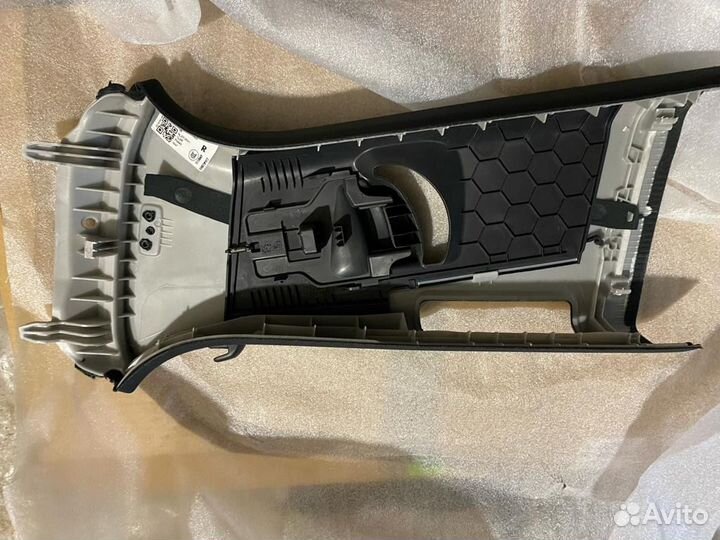 Облицовка стойки B, VW Touareg