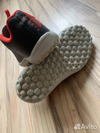 Детские футбольные бутсы 26р