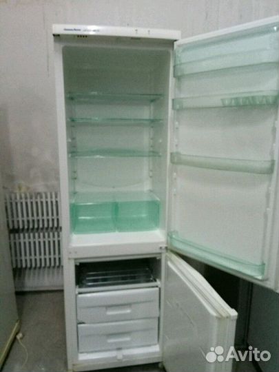 Холодильник 190 см в отличном состоянии