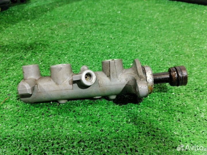 Главный тормозной цилиндр Lexus Is200 2.0 1GFE