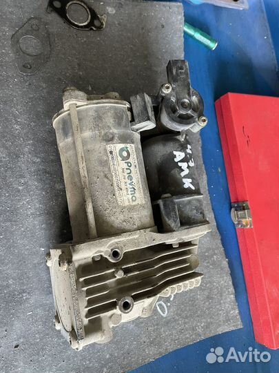 Компрессор пневмоподвески mercedes w221