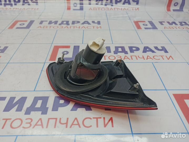 Фонарь задний внутренний правый Nissan Qashqai (J1