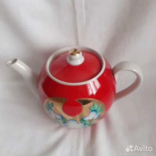 Чайник,фарфор песочное