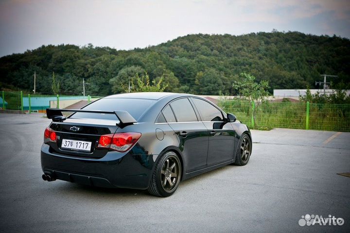 Тюнинг спойлер Sequence на Chevrolet Cruze