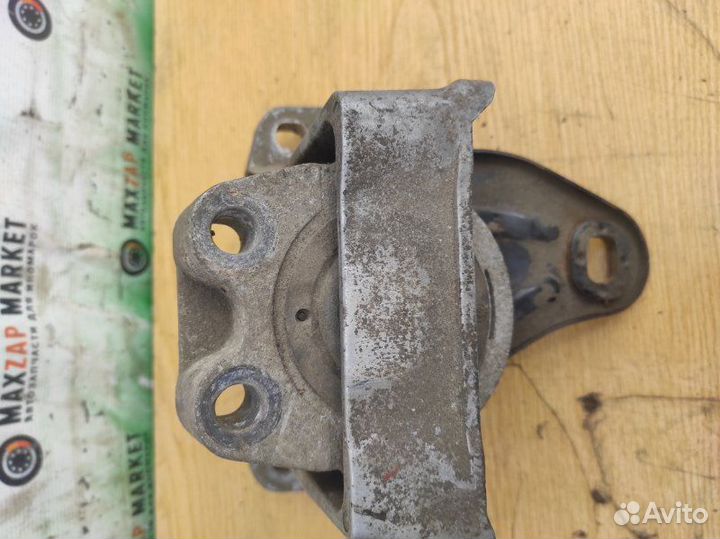 Опора двигателя правая Ford Focus 1 Zx4 2.3 2004