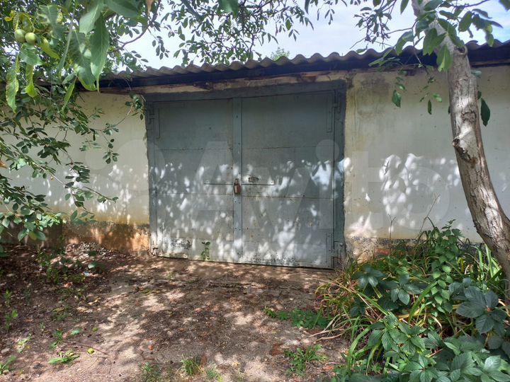 Гараж, > 30 м²