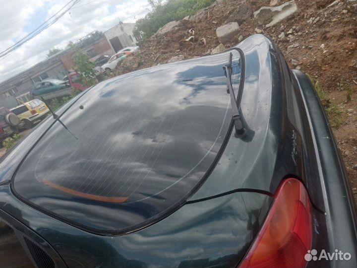 Крышка дверь багажника задняя Ford Mondeo 1 1992