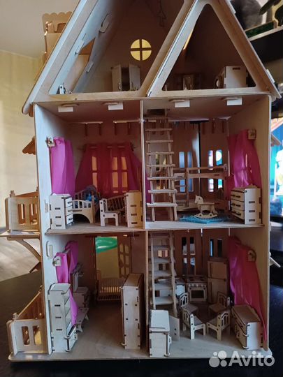 Домик кукольный