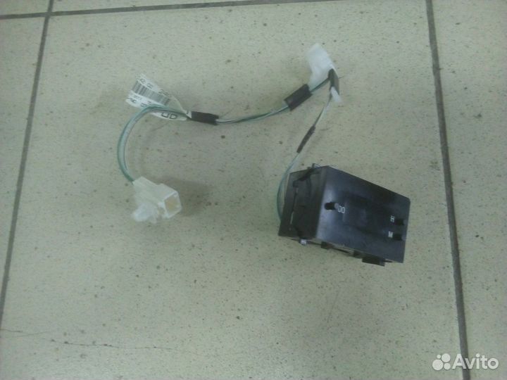 Часы штатные Toyota Corolla Auris 180 Королла