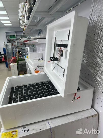 Инкубатор Несушка (64 вг)