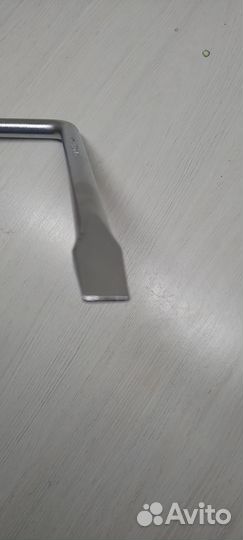 Баллоный ключ