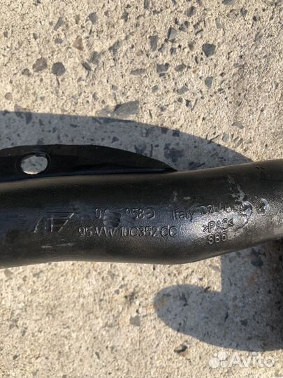 Патрубок интеркулера Volkswagen Sharan