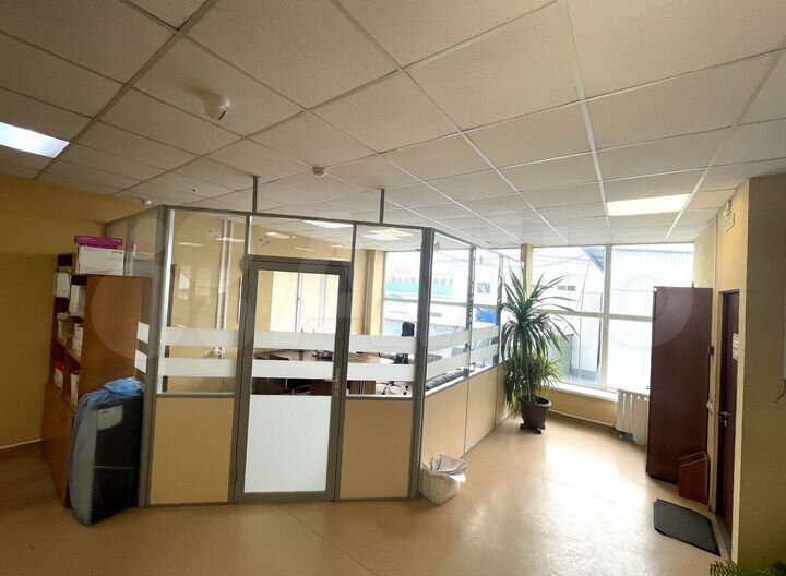 Складские помещения 167 и 151 м² + Офис 140 м²