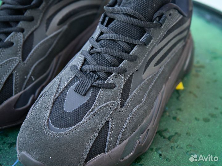 Кроссовки adidas yeezy boost 700 v2