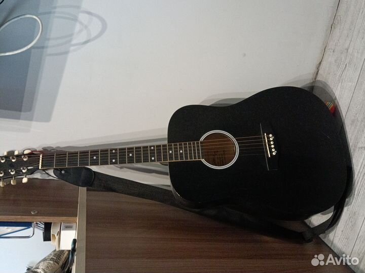 Акустическая гитара