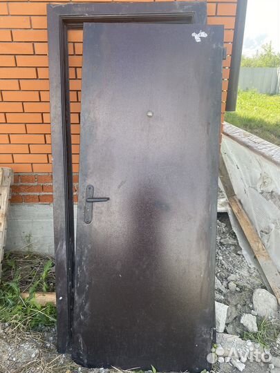 Металлическая дверь бу