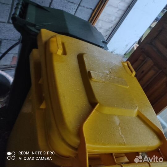 Контейнер пластиковый для отходов