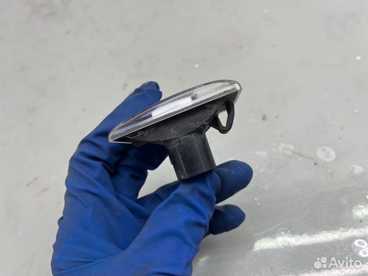 Повторитель поворота в крыло правый Opel Astra H