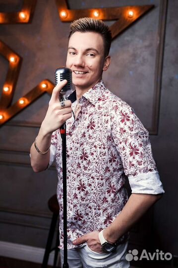 Ведущий мероприятий, арт-директор, бэк-вокалист