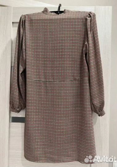 Платье бренда H&M