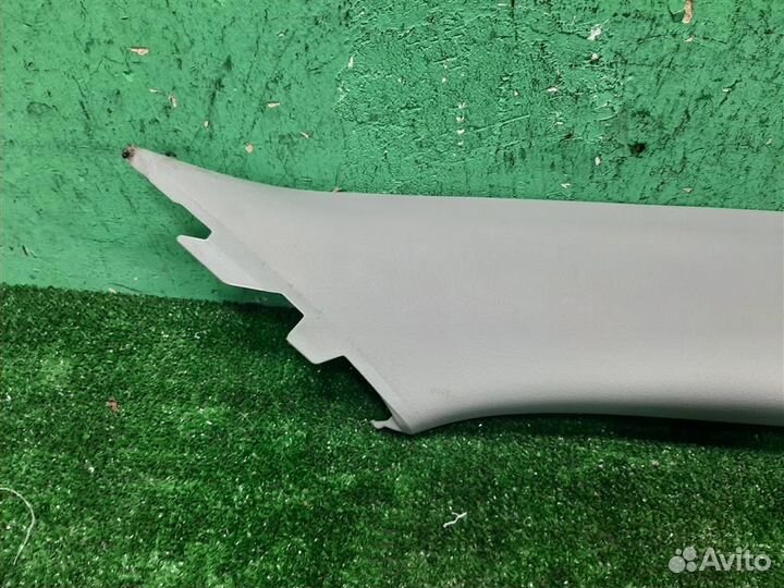 Обшивка правой стойки Suzuki Grand Vitara 2010