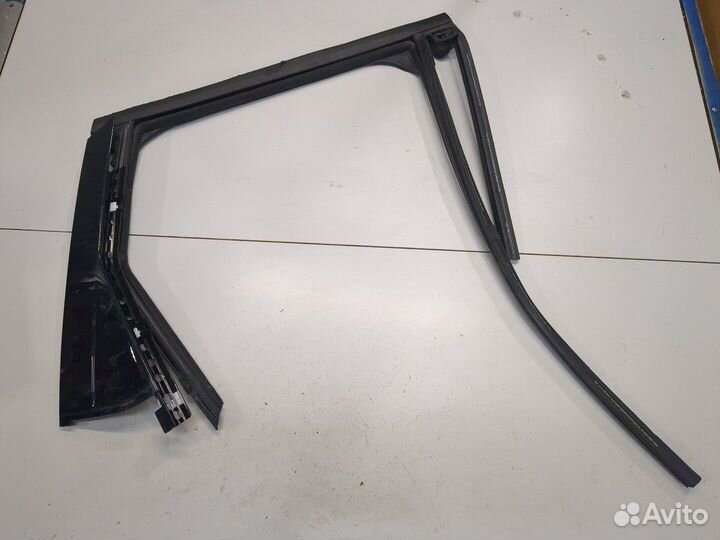 Уплотнитель Ford Bronco Sport, 2021