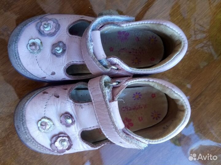Туфли на девочку 23