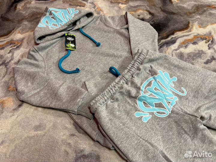 Спортивный костюм Syna World