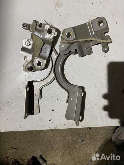 Петли капота LADA xrey