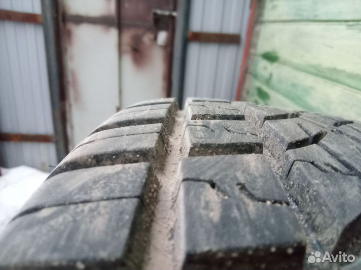 Резина кама 221 r16 почти новая