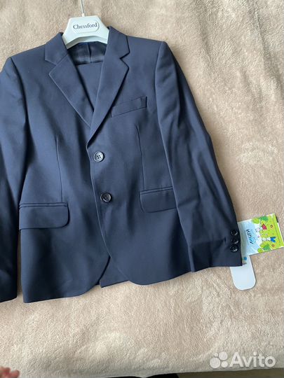 Брюки и пиджак для мальчика 128 новый
